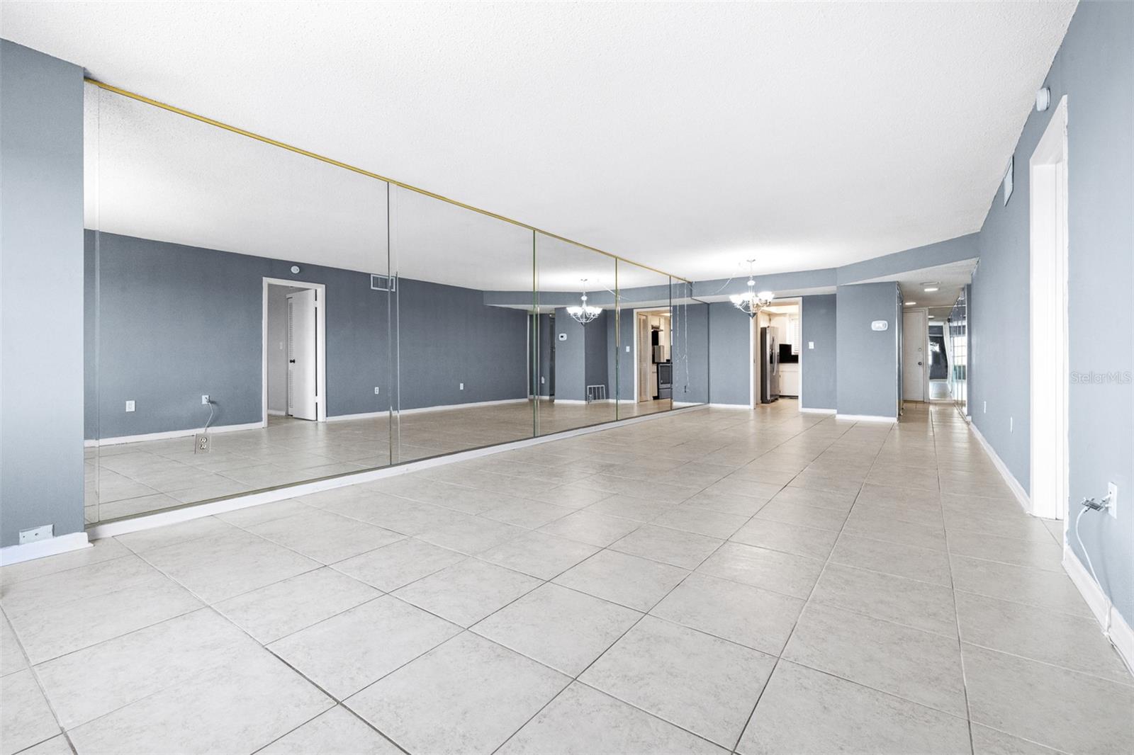 Image 38 of 61 For 8950 Park Boulevard 609