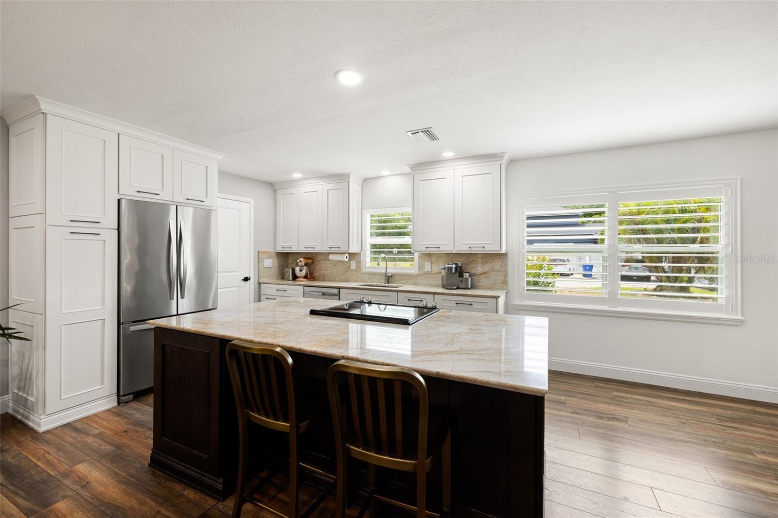 Image 11 of 72 For 18520 Wayne Road