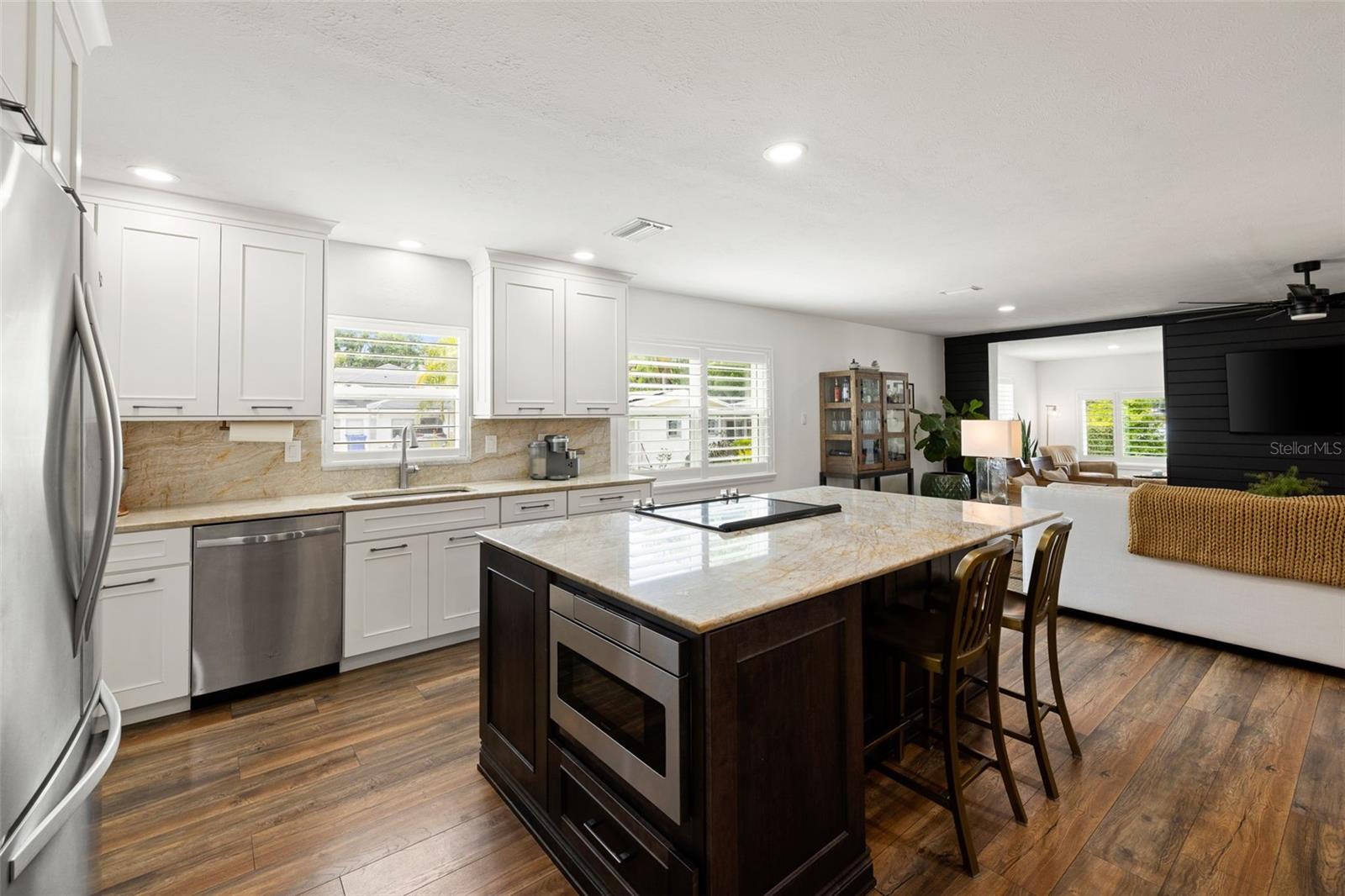 Image 12 of 72 For 18520 Wayne Road