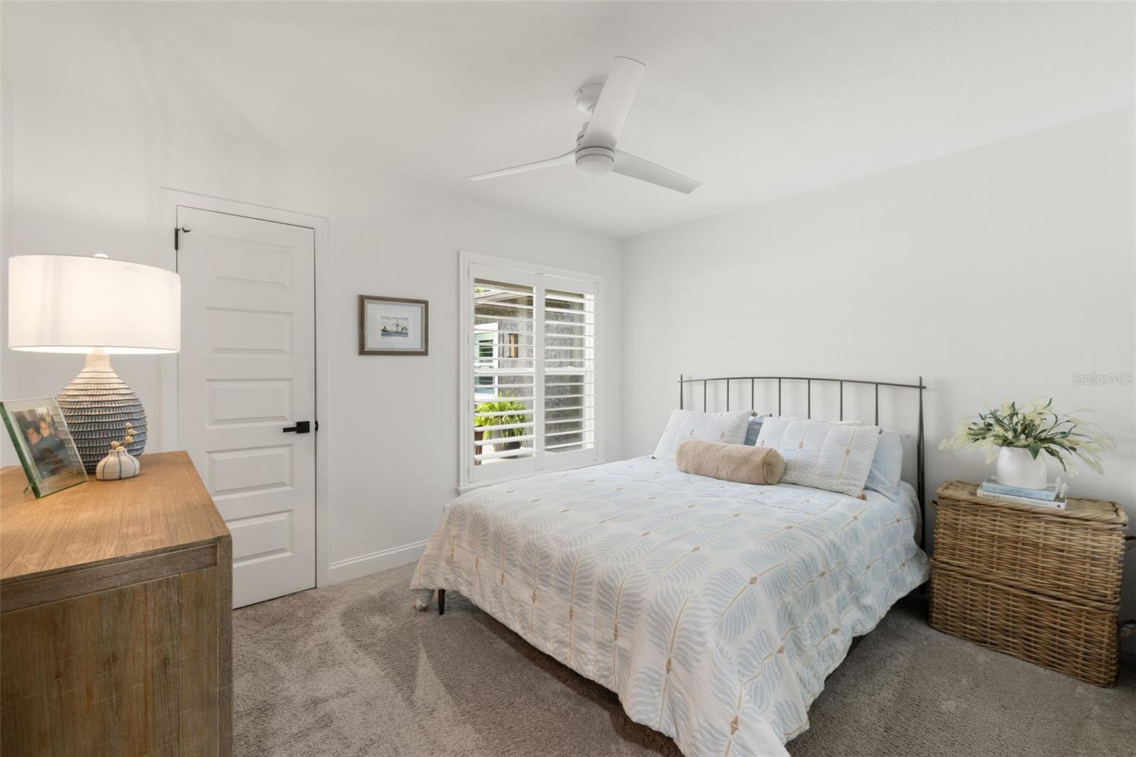 Image 36 of 72 For 18520 Wayne Road