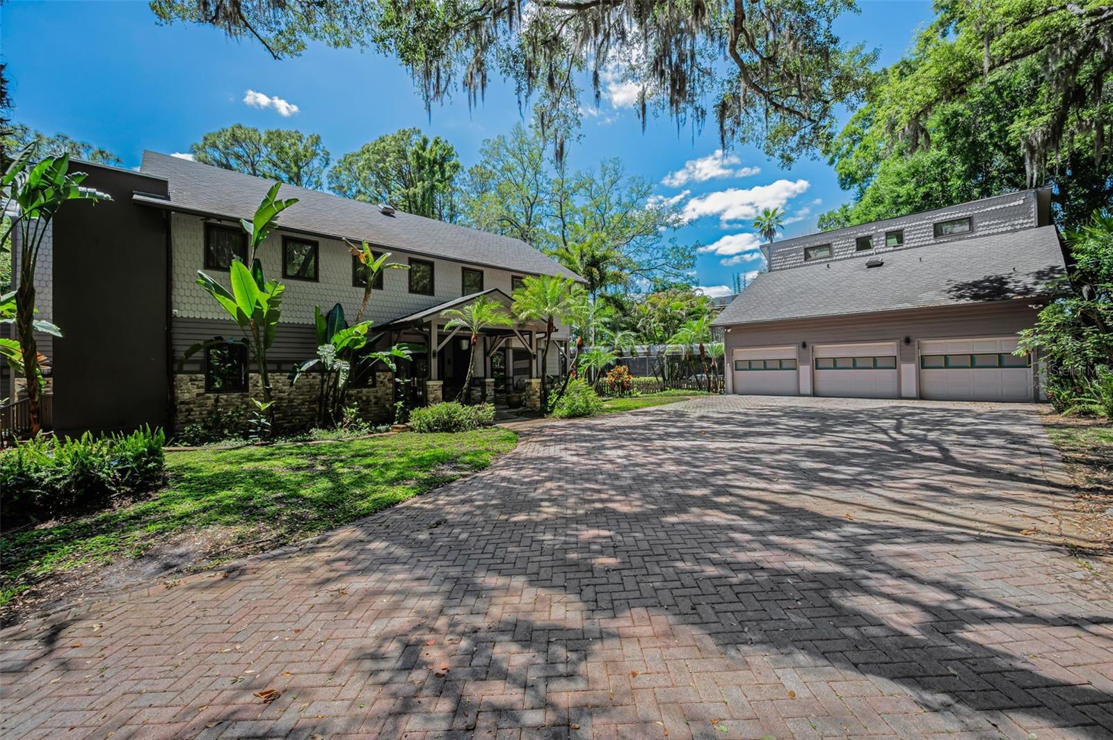 Listing photo id 8 for 8602 Bonnie Cove Lane