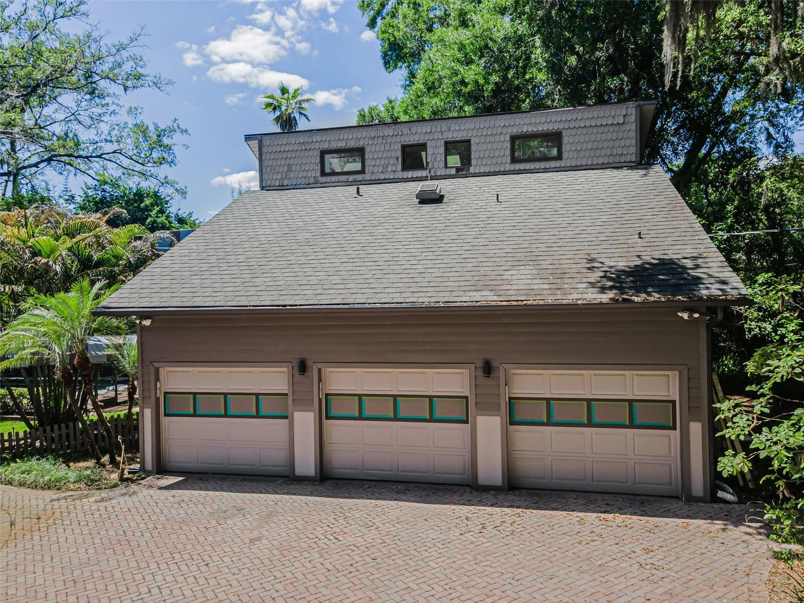 Listing photo id 9 for 8602 Bonnie Cove Lane
