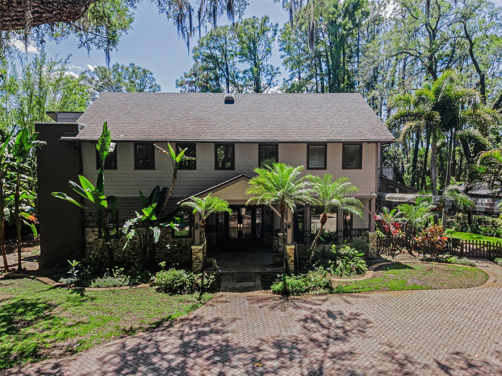 Listing photo id 10 for 8602 Bonnie Cove Lane