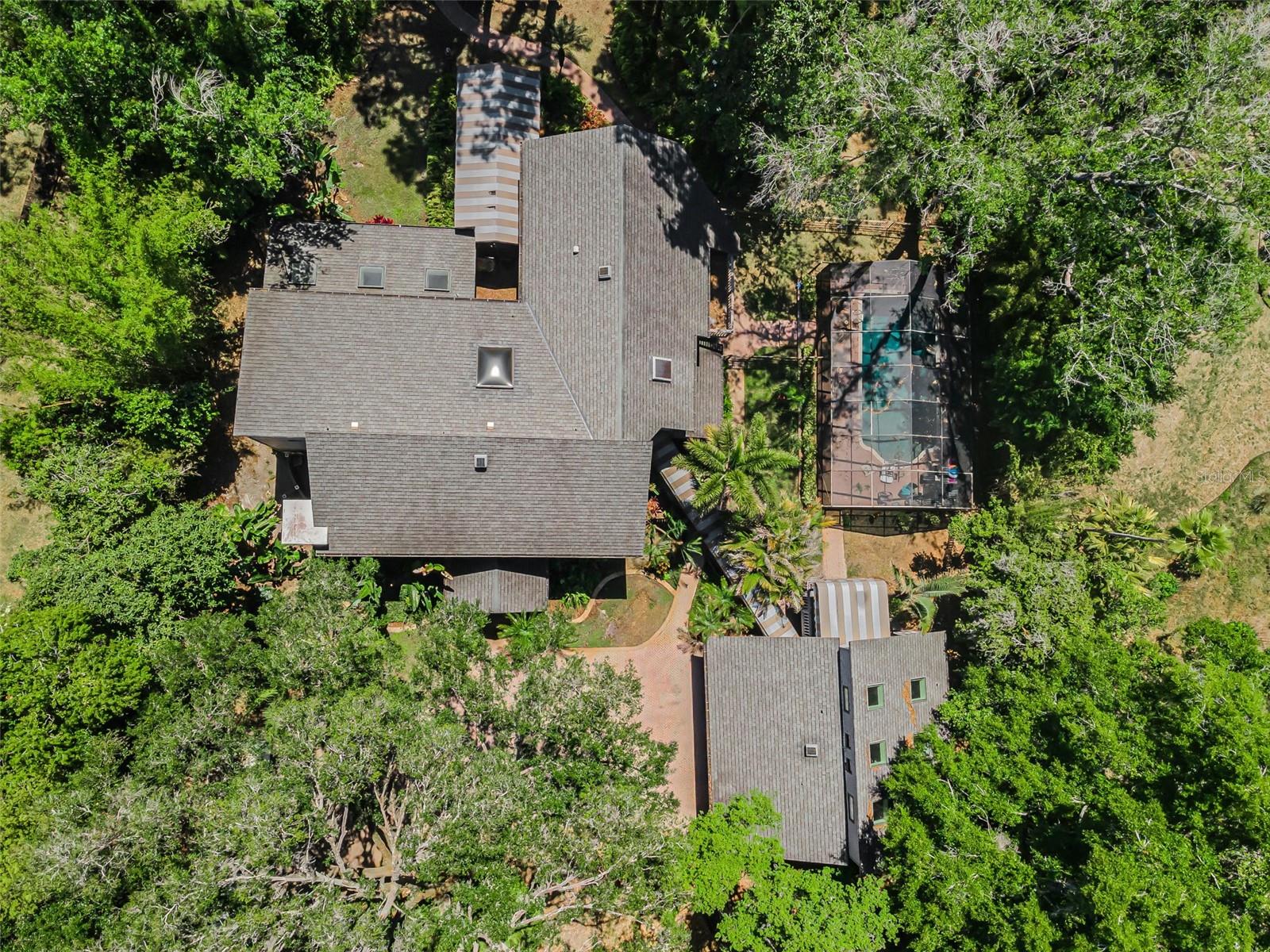 Listing photo id 11 for 8602 Bonnie Cove Lane