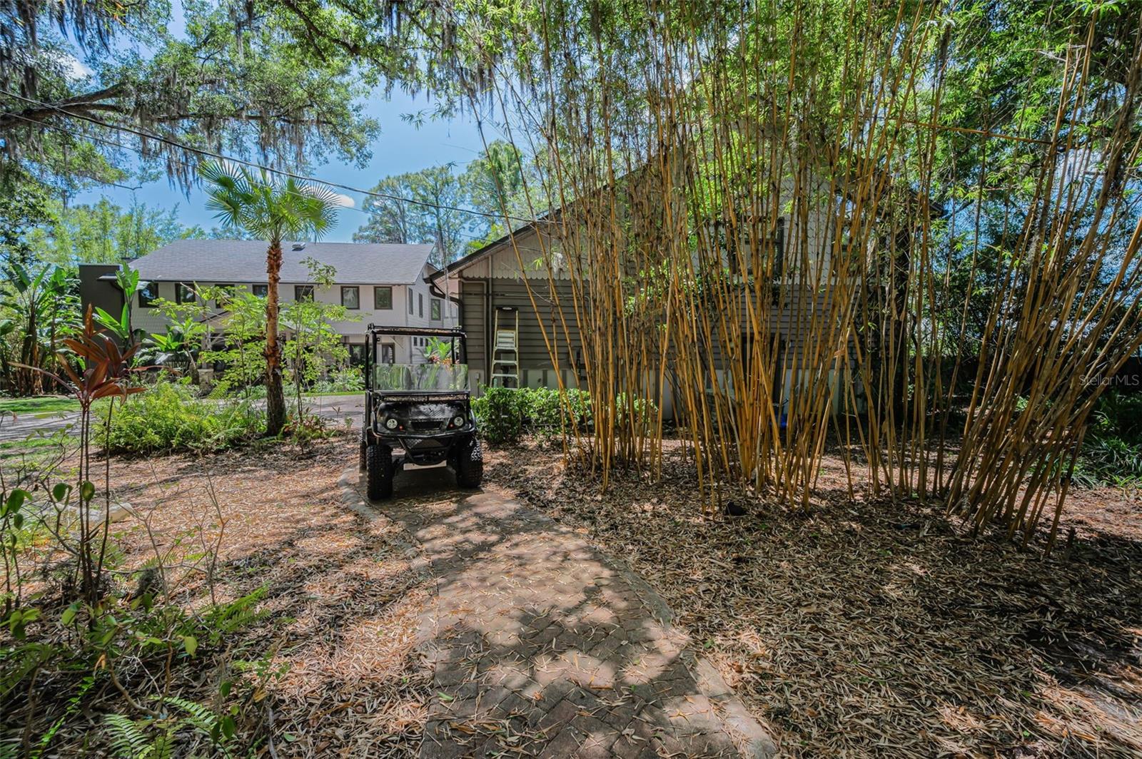 Listing photo id 12 for 8602 Bonnie Cove Lane