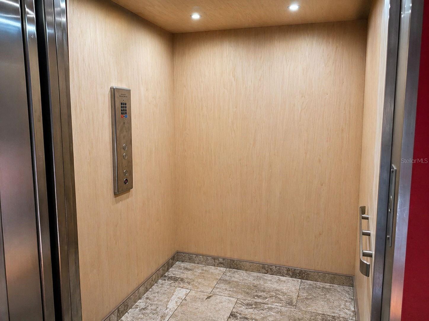 Listing photo id 20 for 8602 Bonnie Cove Lane