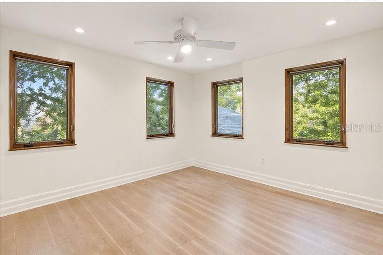 Listing photo id 32 for 8602 Bonnie Cove Lane