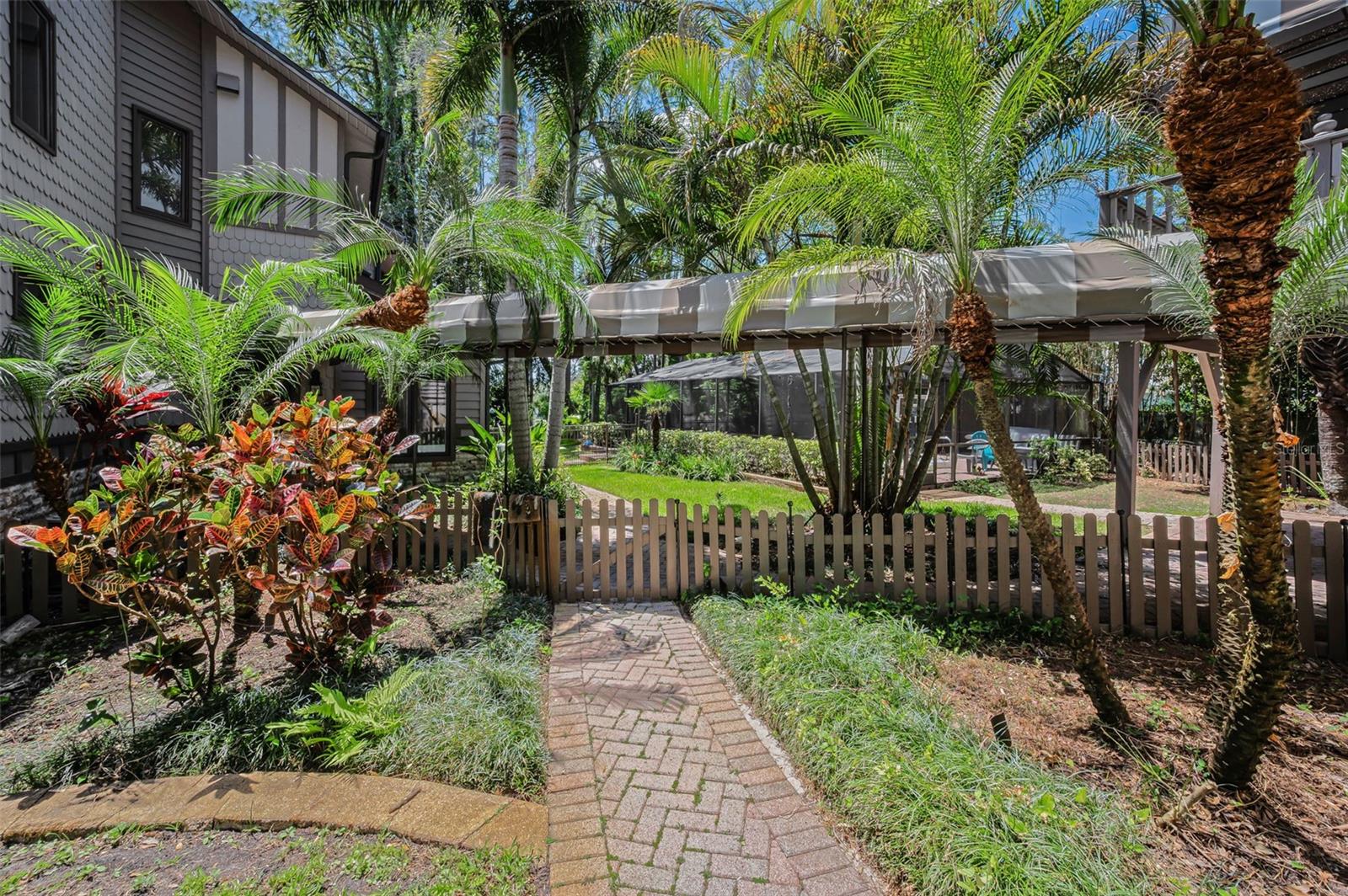 Listing photo id 34 for 8602 Bonnie Cove Lane