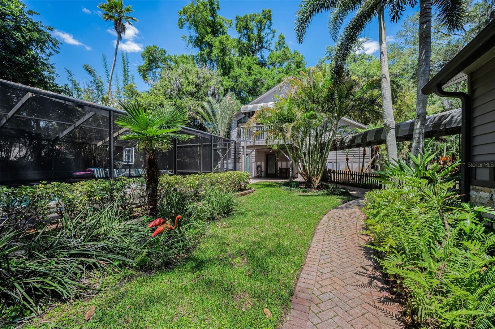 Listing photo id 43 for 8602 Bonnie Cove Lane