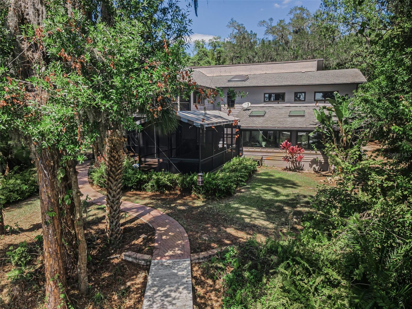 Listing photo id 49 for 8602 Bonnie Cove Lane