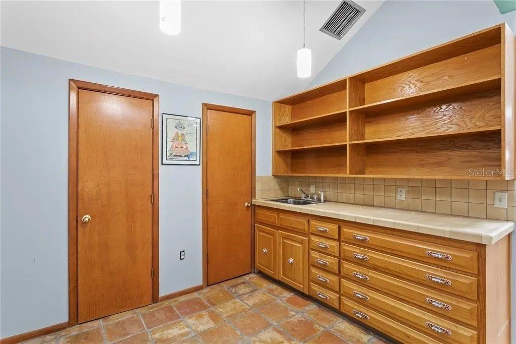 Listing photo id 63 for 8602 Bonnie Cove Lane