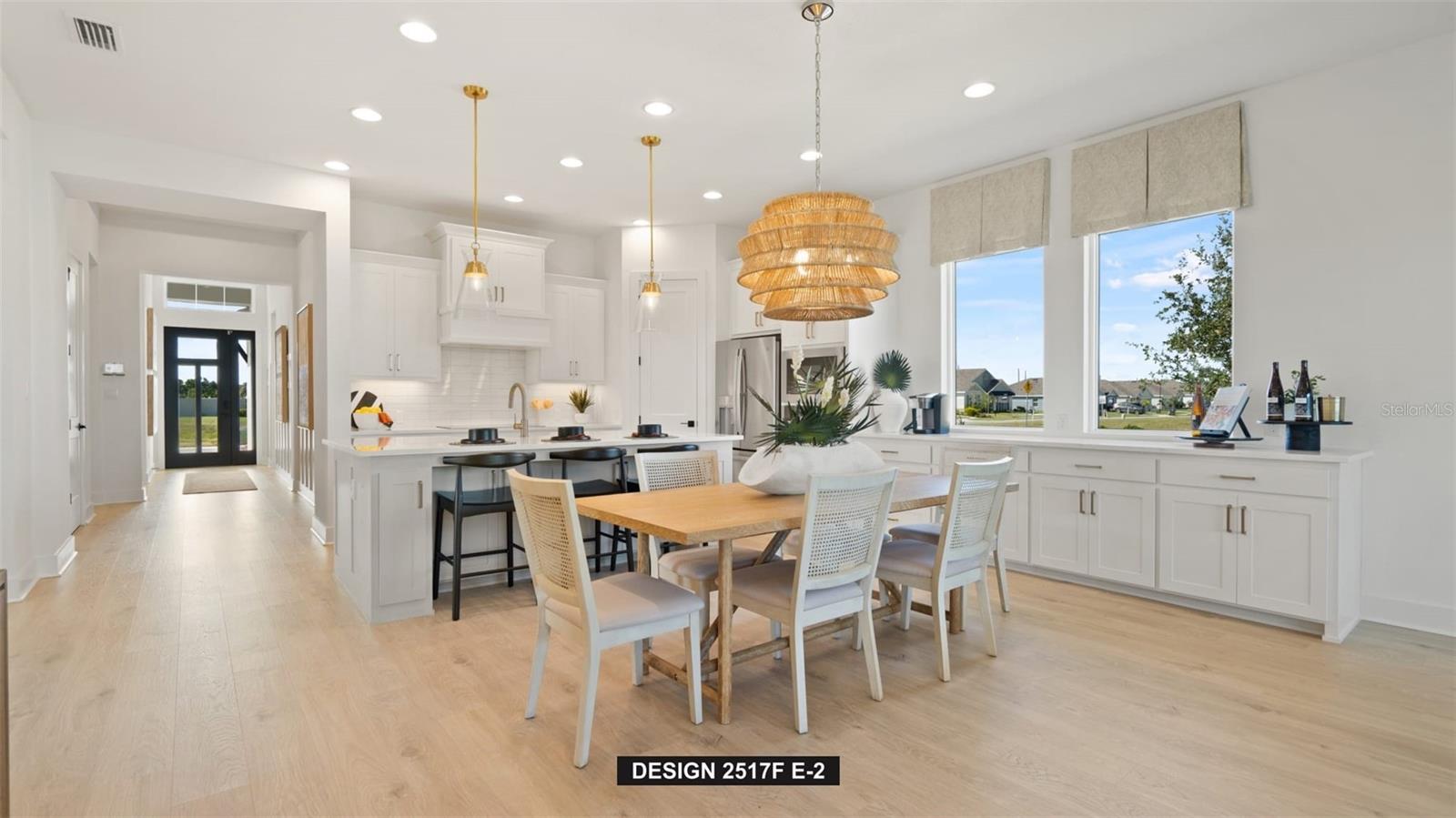Listing photo id 4 for 9531 Sandy Shores Street