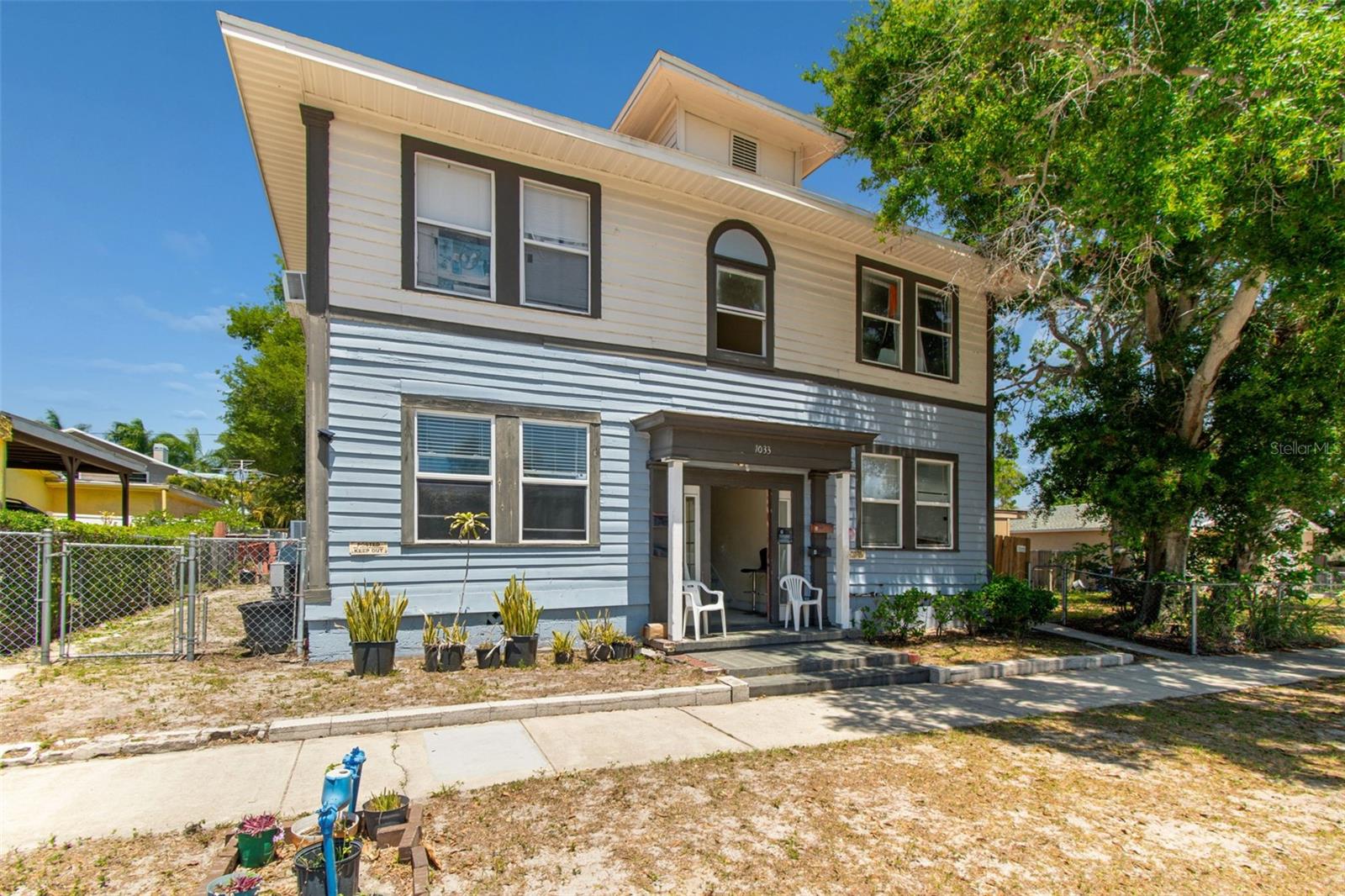Image 2 of 44 For 1033 19th Avenue S