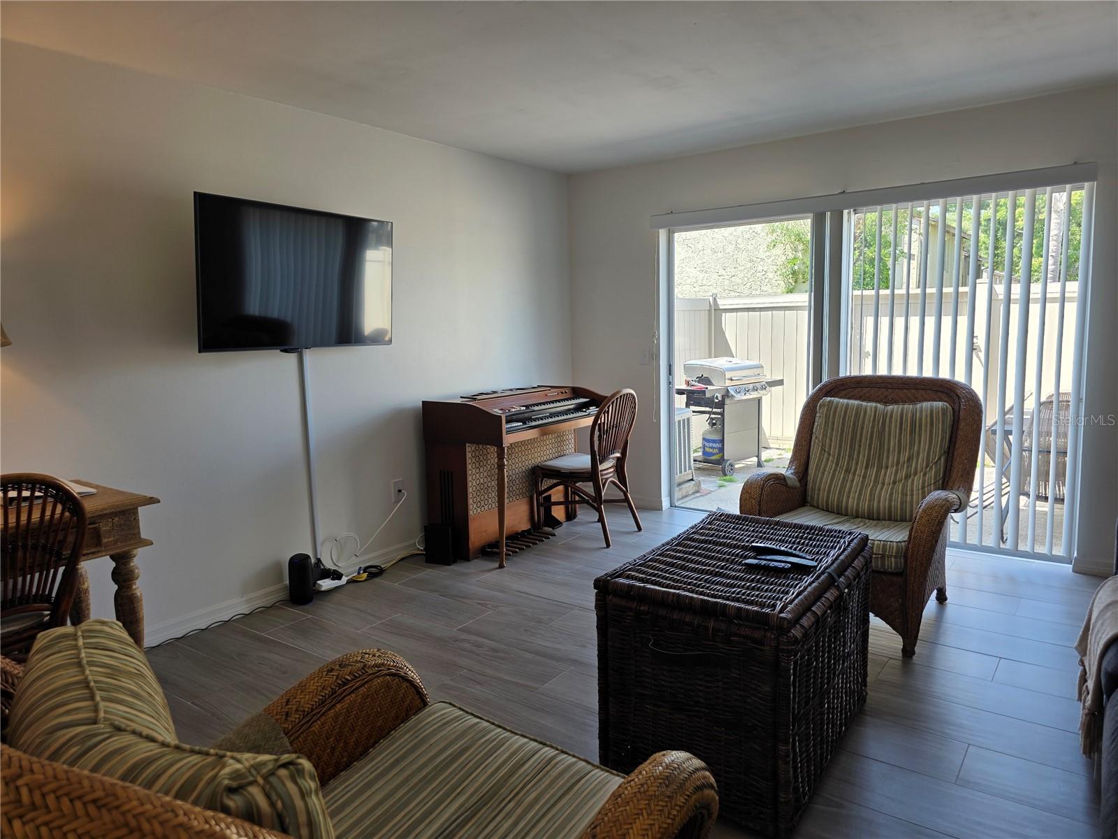 Image 10 of 22 For 4215 Bay Drive 1403