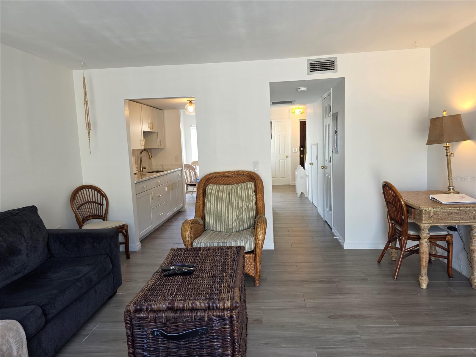 Image 11 of 22 For 4215 Bay Drive 1403