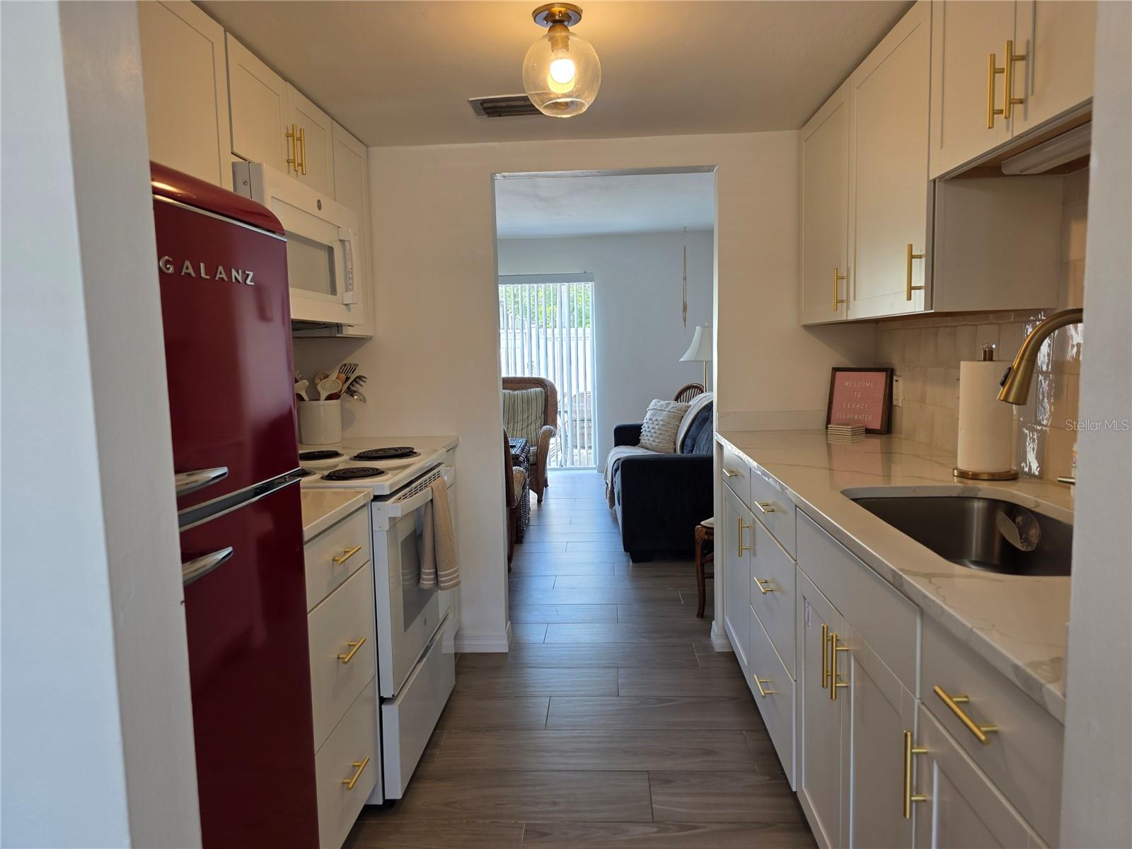 Image 5 of 22 For 4215 Bay Drive 1403