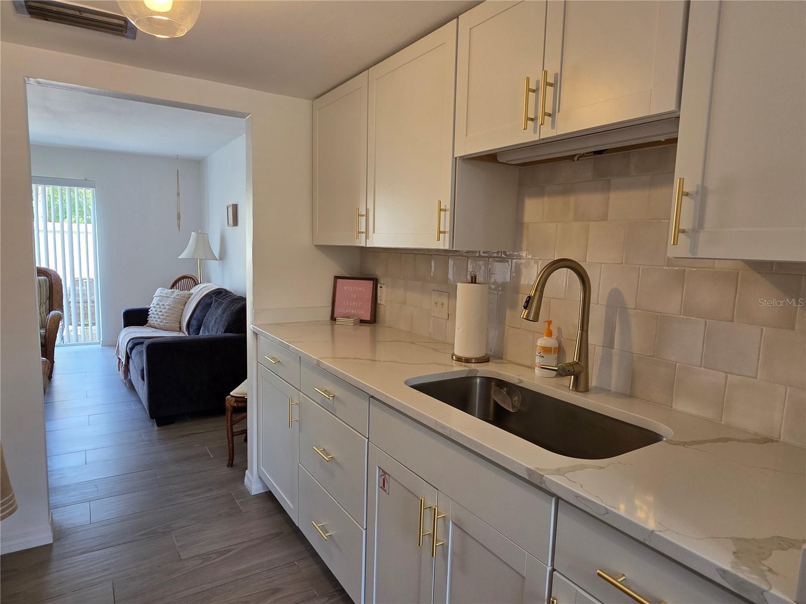Image 8 of 22 For 4215 Bay Drive 1403
