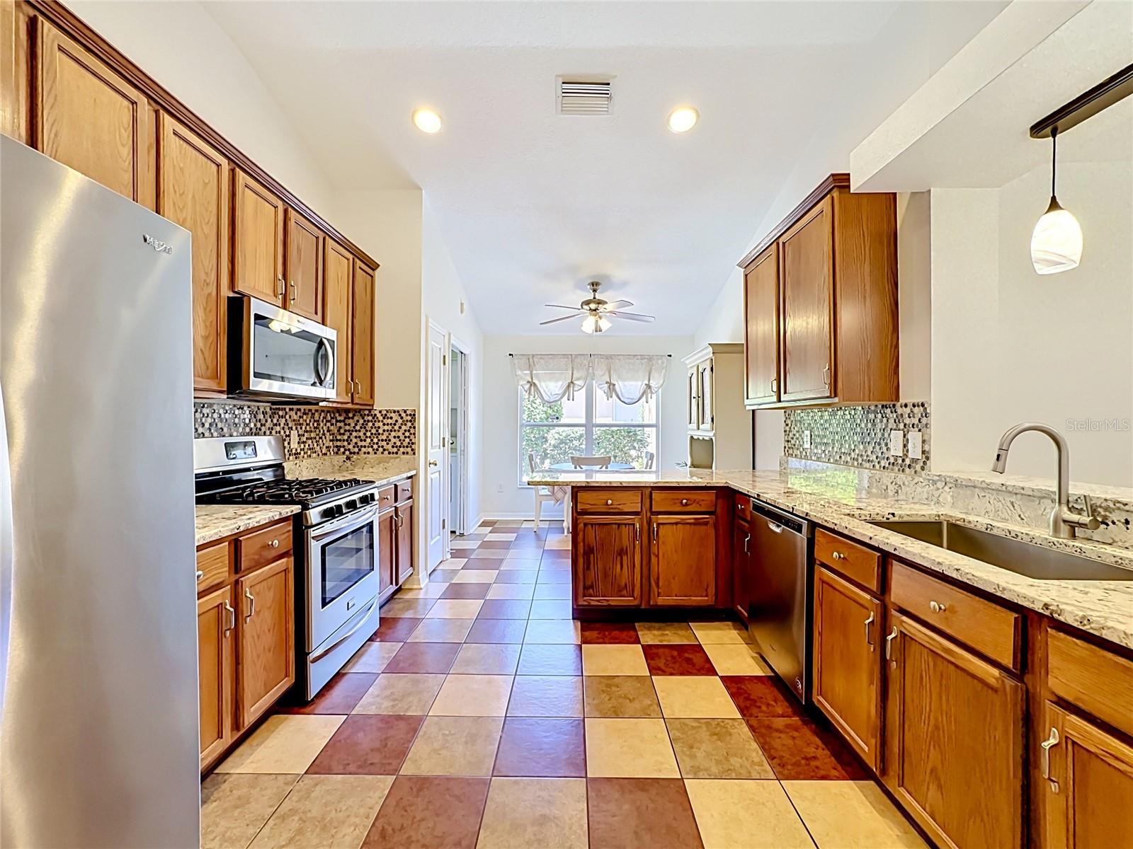 Image 23 of 69 For 6711 Somerset Garden Way