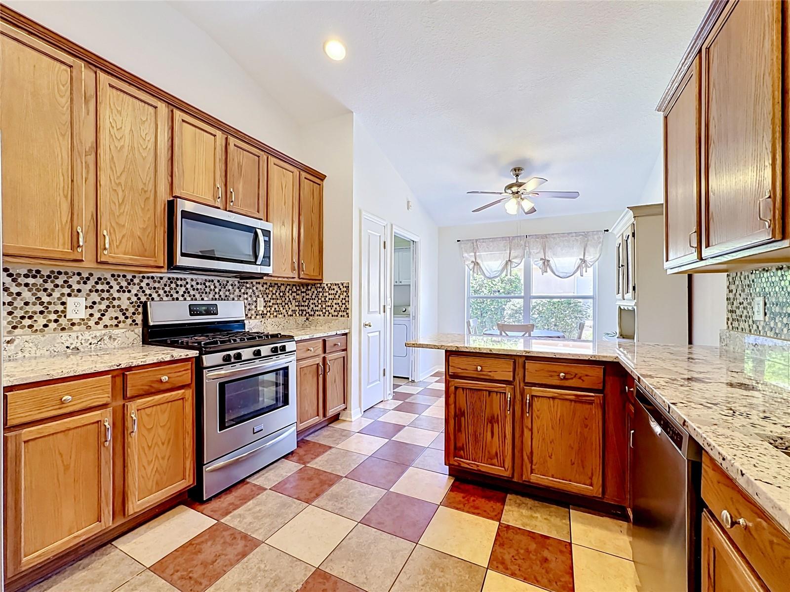 Image 4 of 69 For 6711 Somerset Garden Way