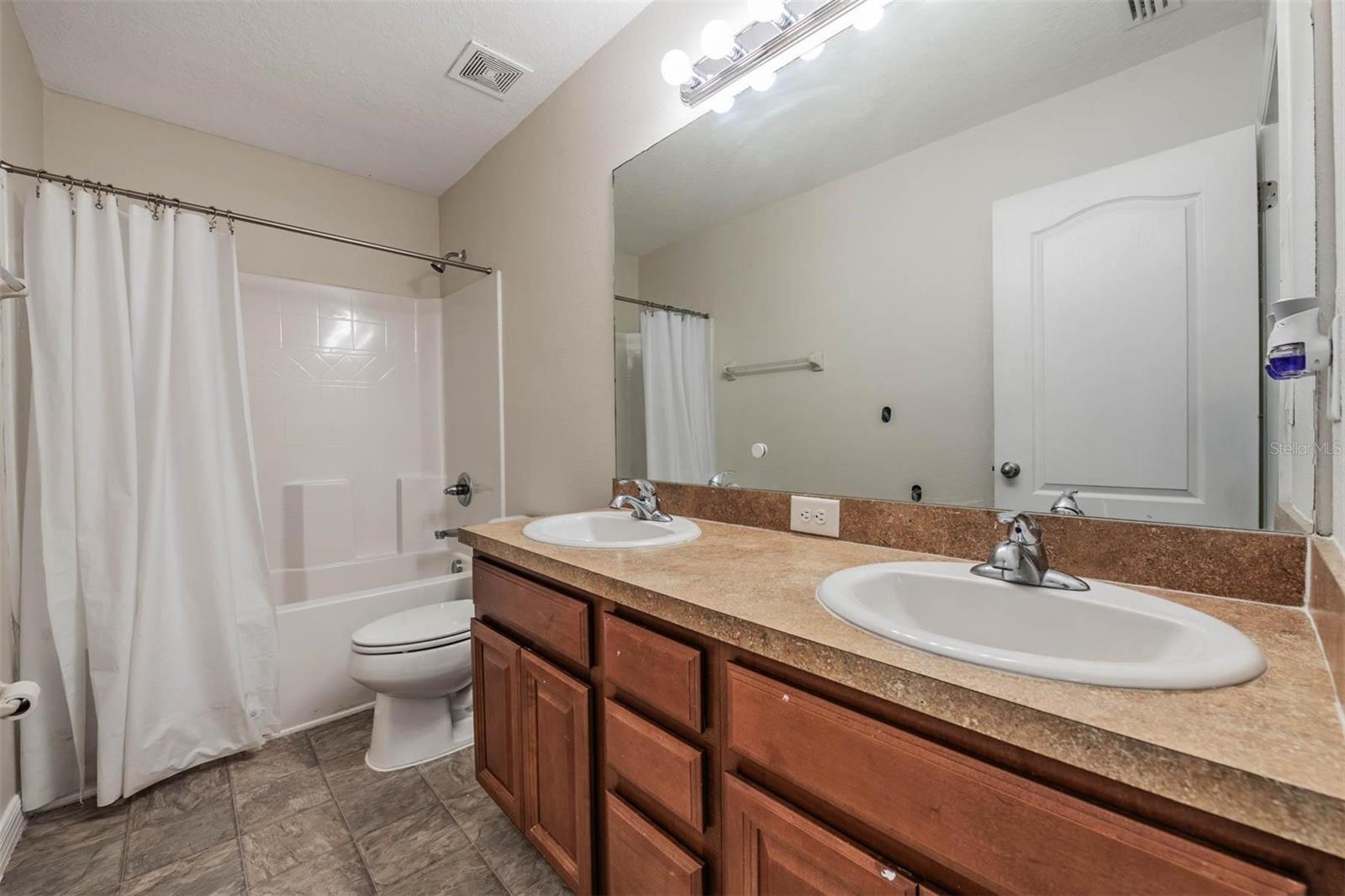 Image 23 of 43 For 14336 Haddon Mist Drive