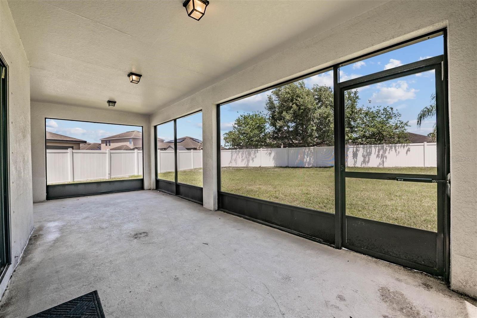 Image 33 of 43 For 14336 Haddon Mist Drive