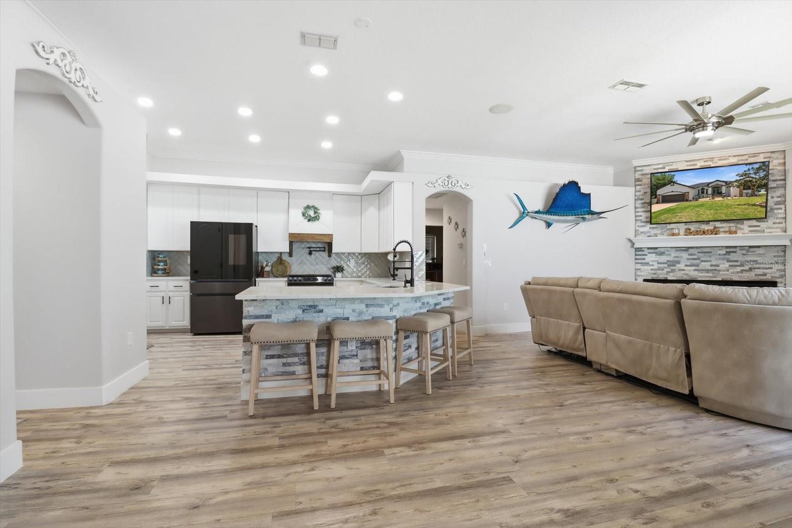 Image 14 of 53 For 11870 Waterway Drive