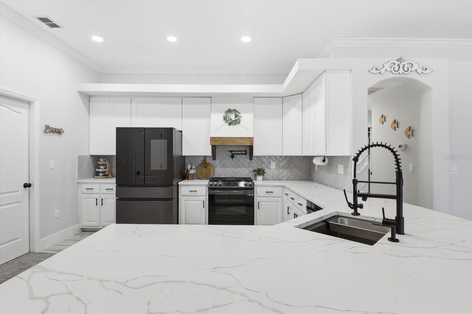 Image 15 of 53 For 11870 Waterway Drive