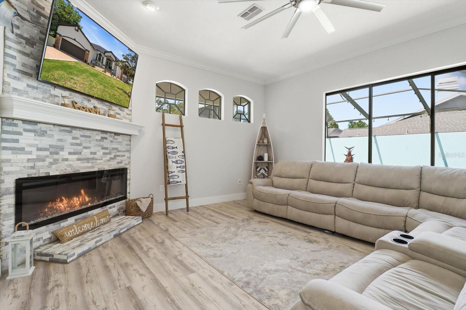 Image 18 of 53 For 11870 Waterway Drive