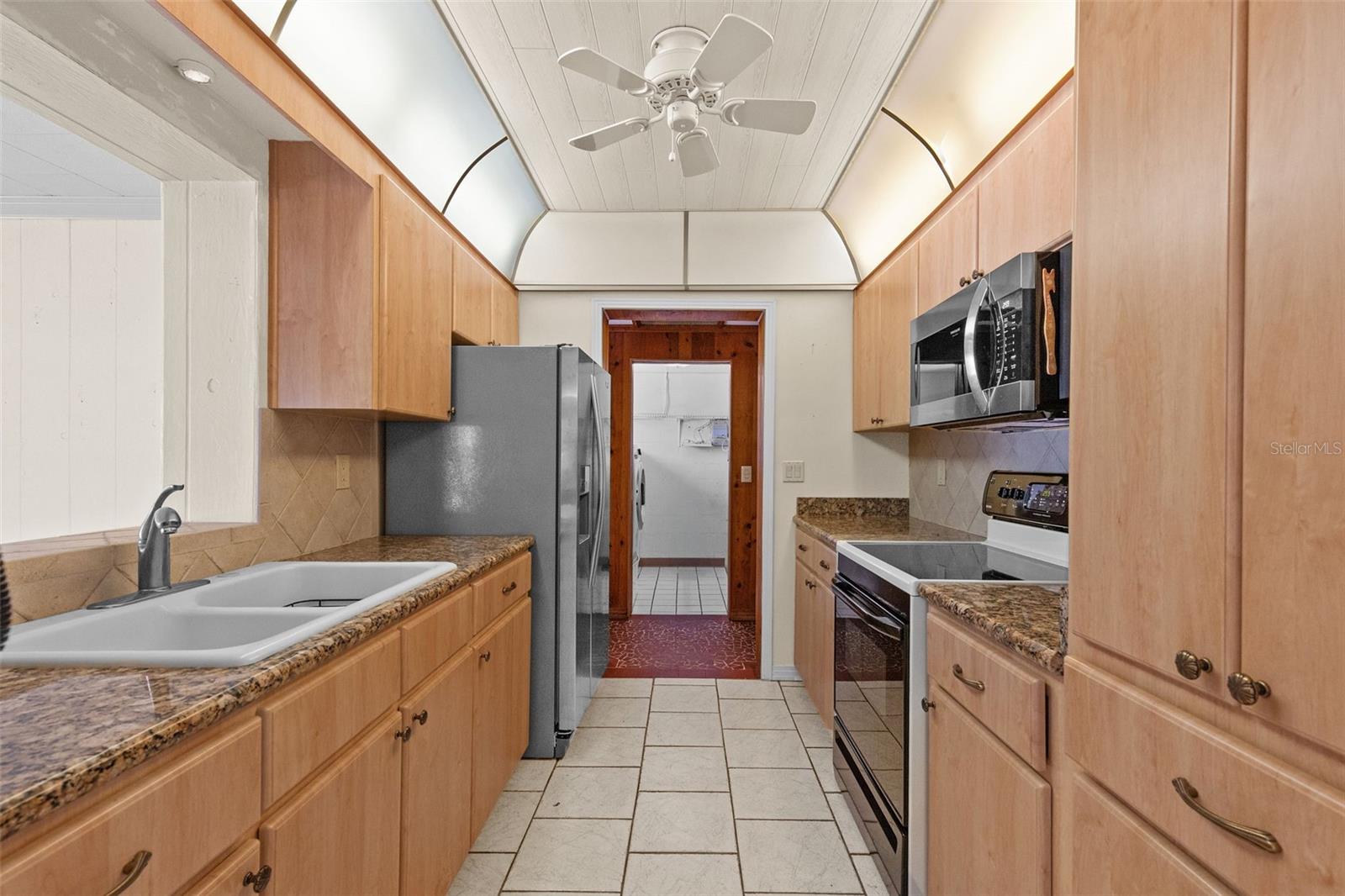 Image 19 of 24 For 12721 Summit Street