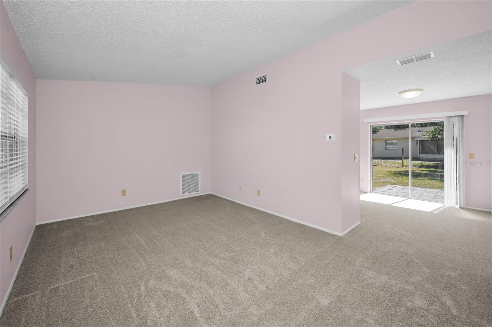 Image 10 of 37 For 2611 Knoll Street W