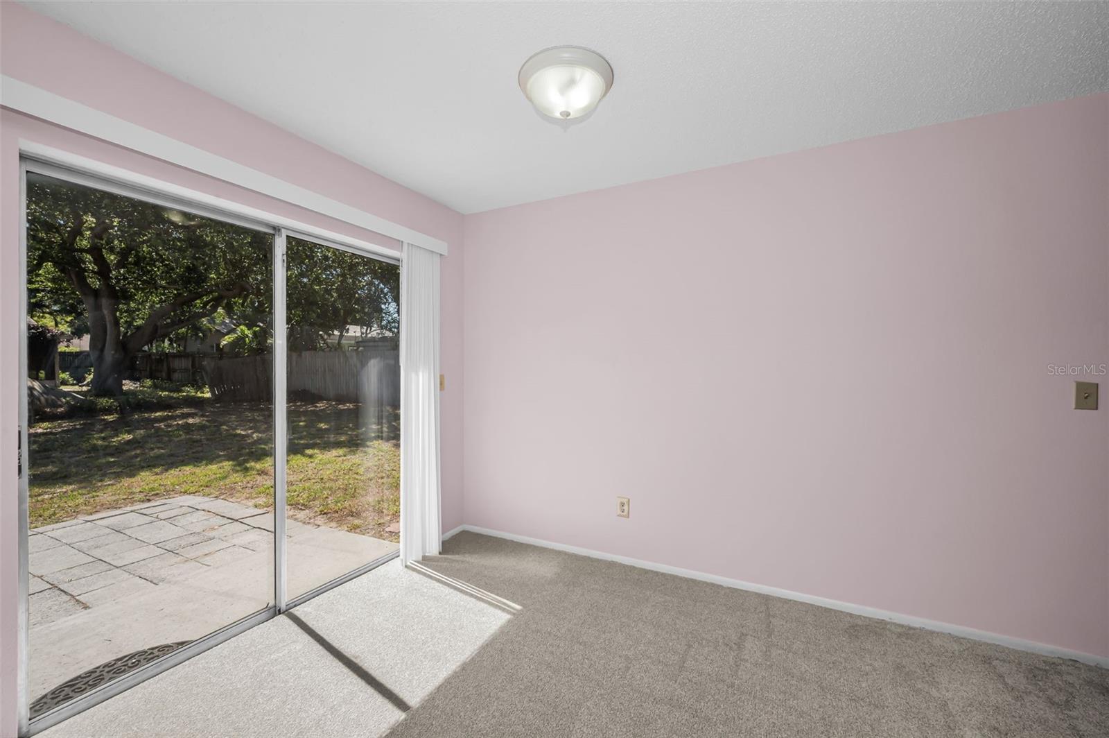 Image 12 of 37 For 2611 Knoll Street W