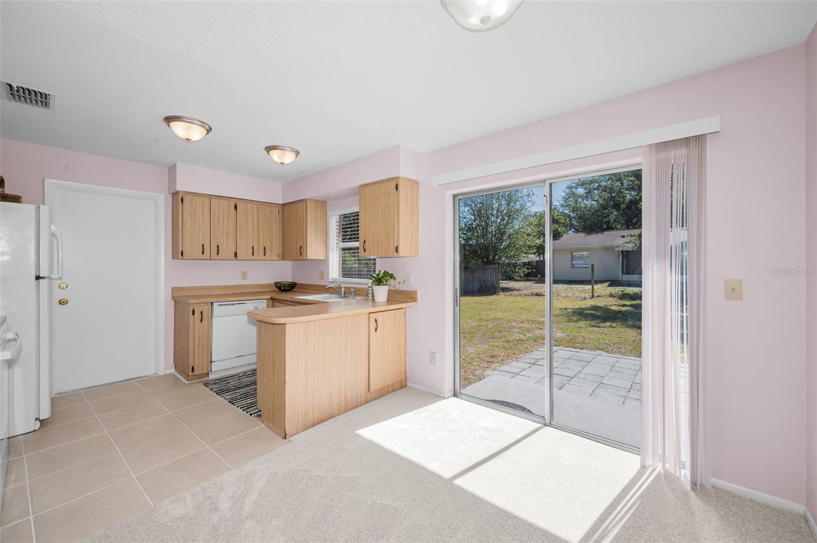 Image 17 of 37 For 2611 Knoll Street W