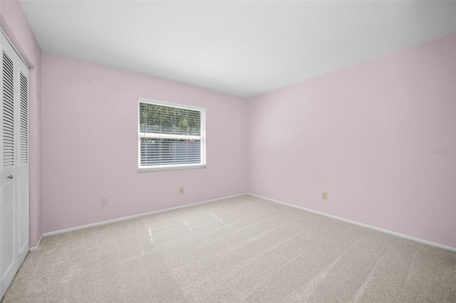 Image 20 of 37 For 2611 Knoll Street W