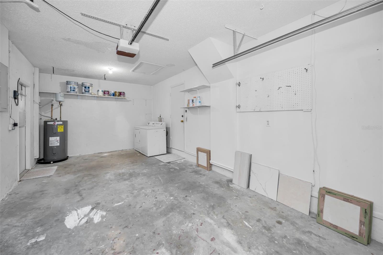 Image 24 of 37 For 2611 Knoll Street W