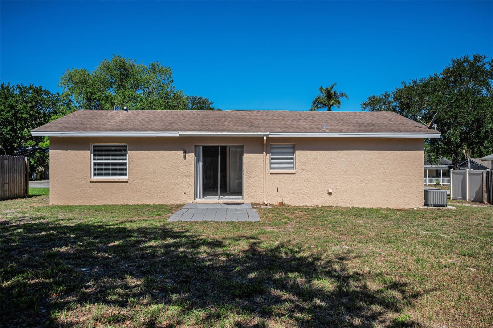 Image 29 of 37 For 2611 Knoll Street W