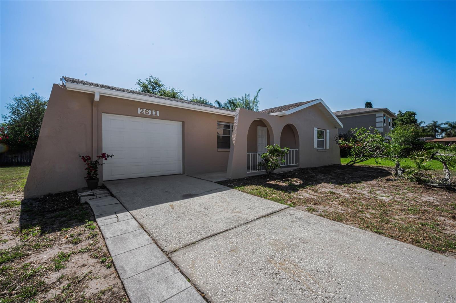 Image 3 of 37 For 2611 Knoll Street W