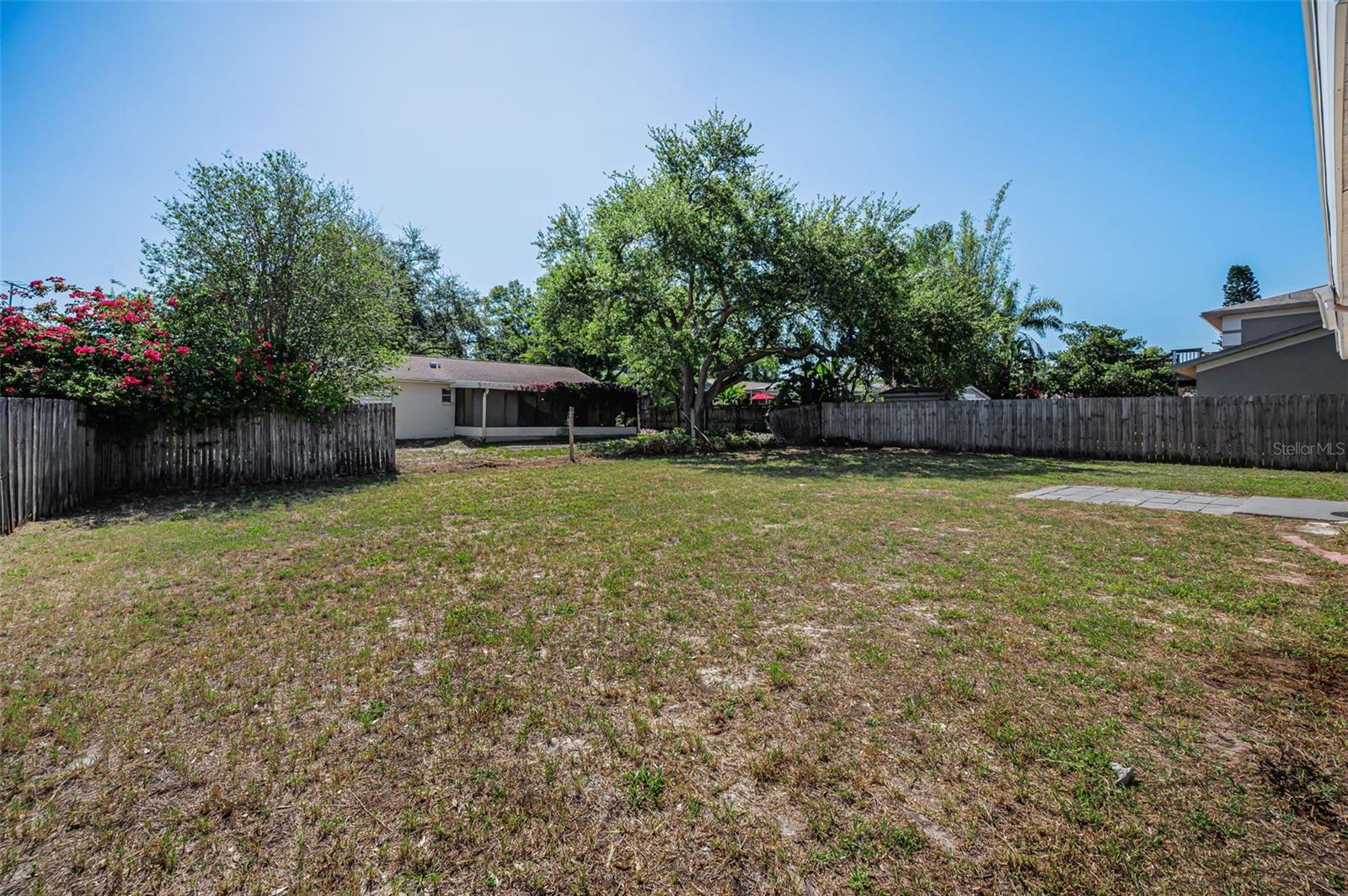 Image 34 of 37 For 2611 Knoll Street W