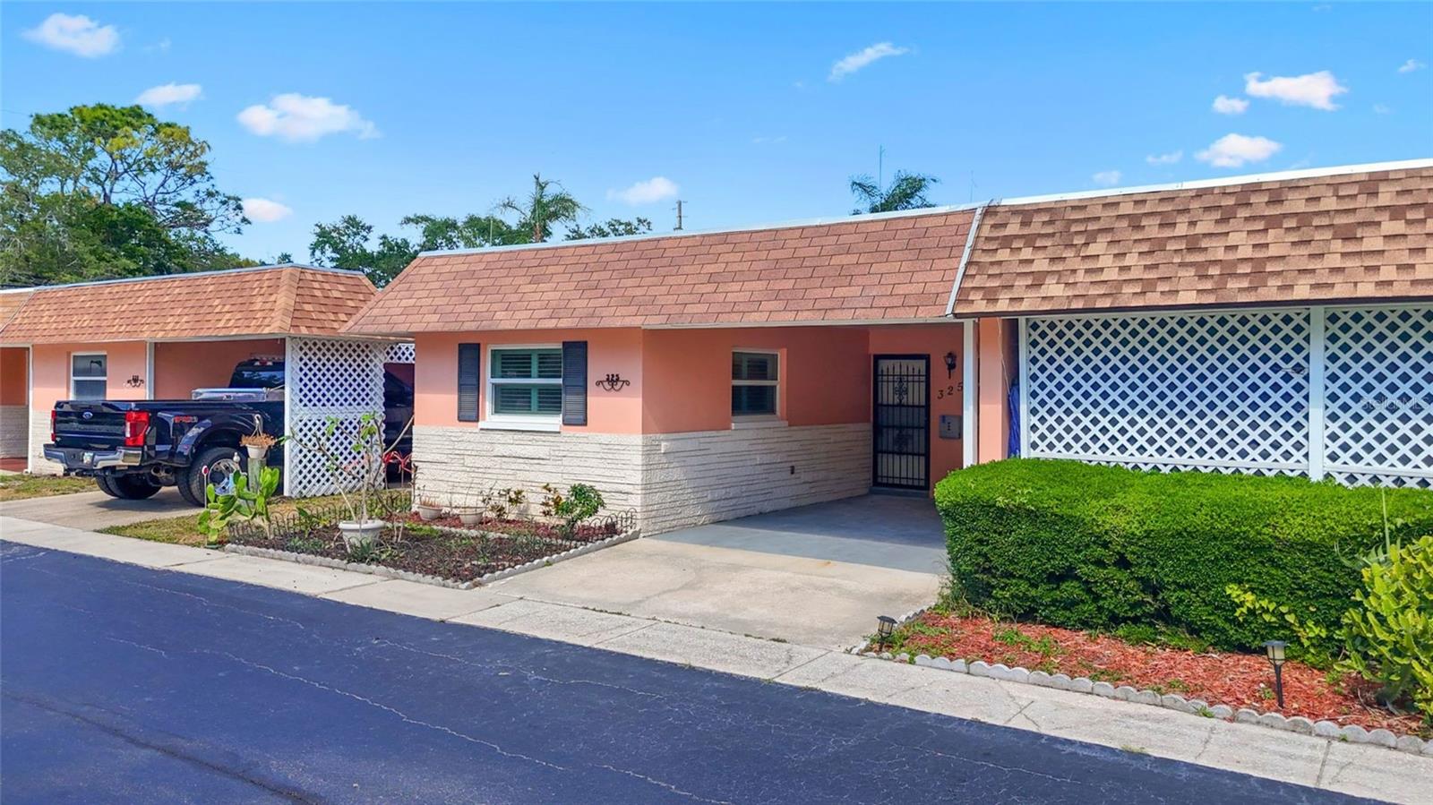 Details for 325 Sky Loch Drive W, DUNEDIN, FL 34698