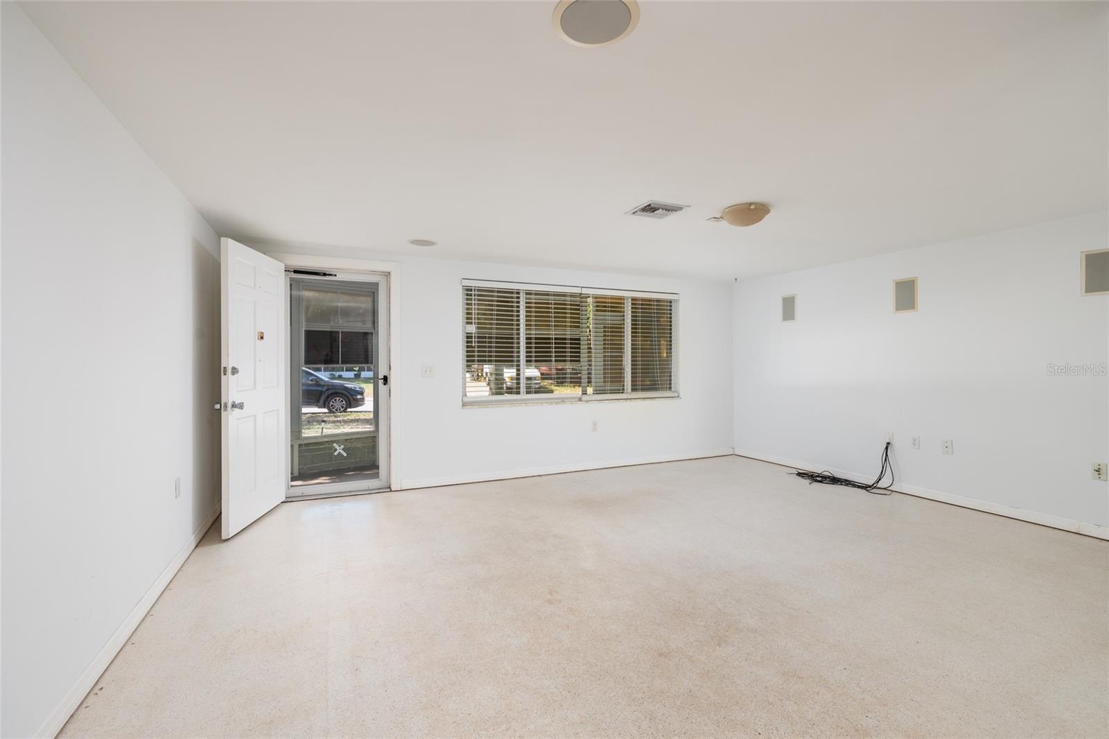 Image 7 of 37 For 5209 Lofton Drive