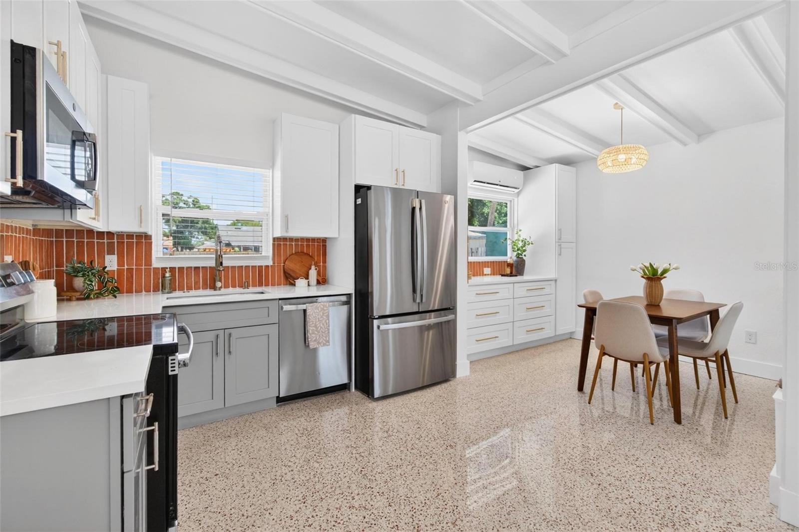 Image 11 of 28 For 4029 3rd Avenue S