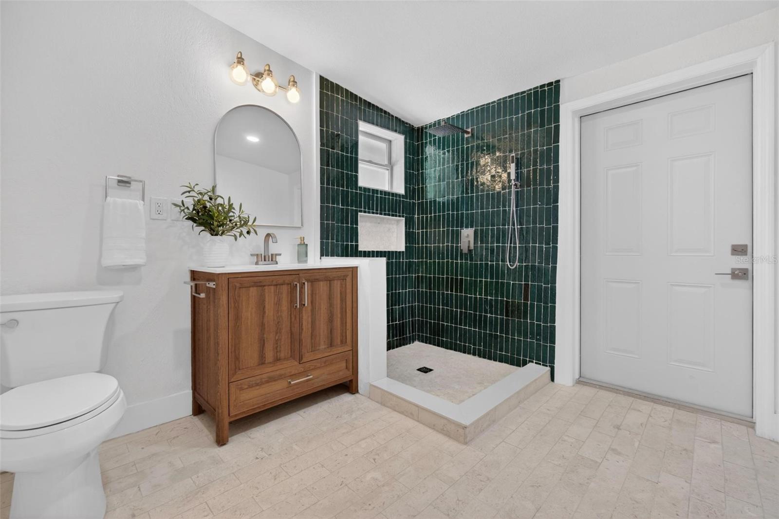Image 17 of 28 For 4029 3rd Avenue S