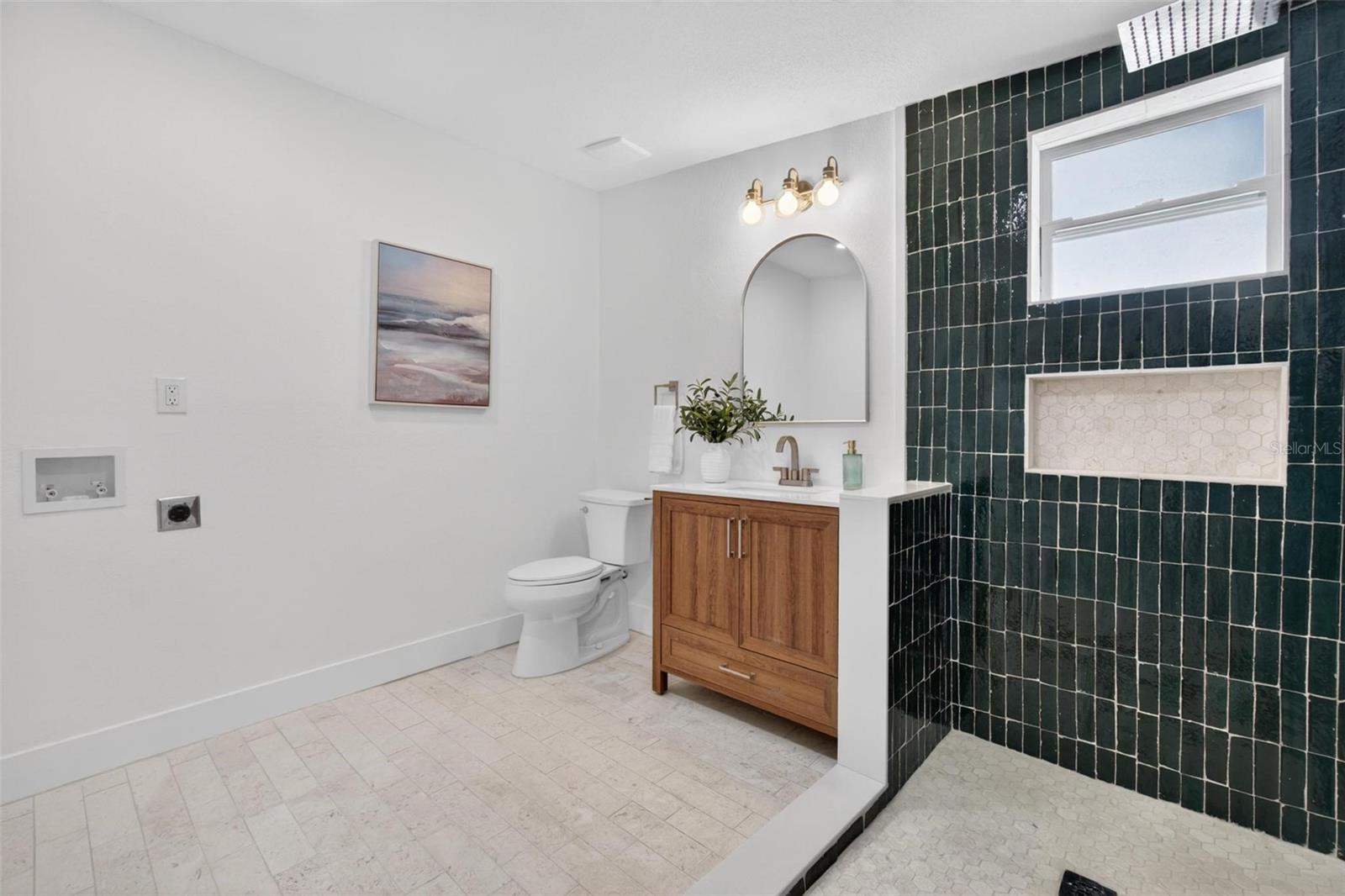 Image 18 of 28 For 4029 3rd Avenue S