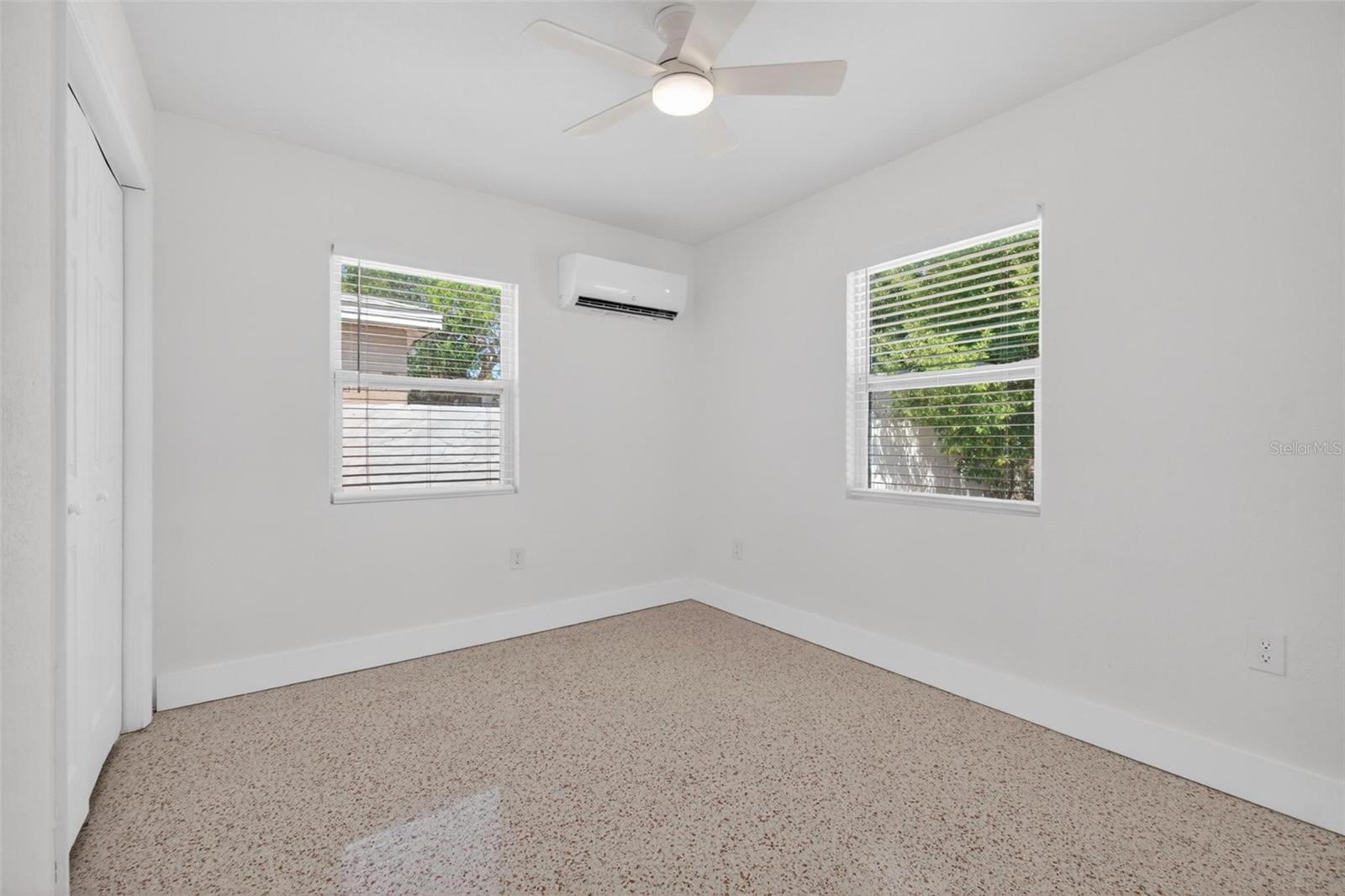 Image 22 of 28 For 4029 3rd Avenue S