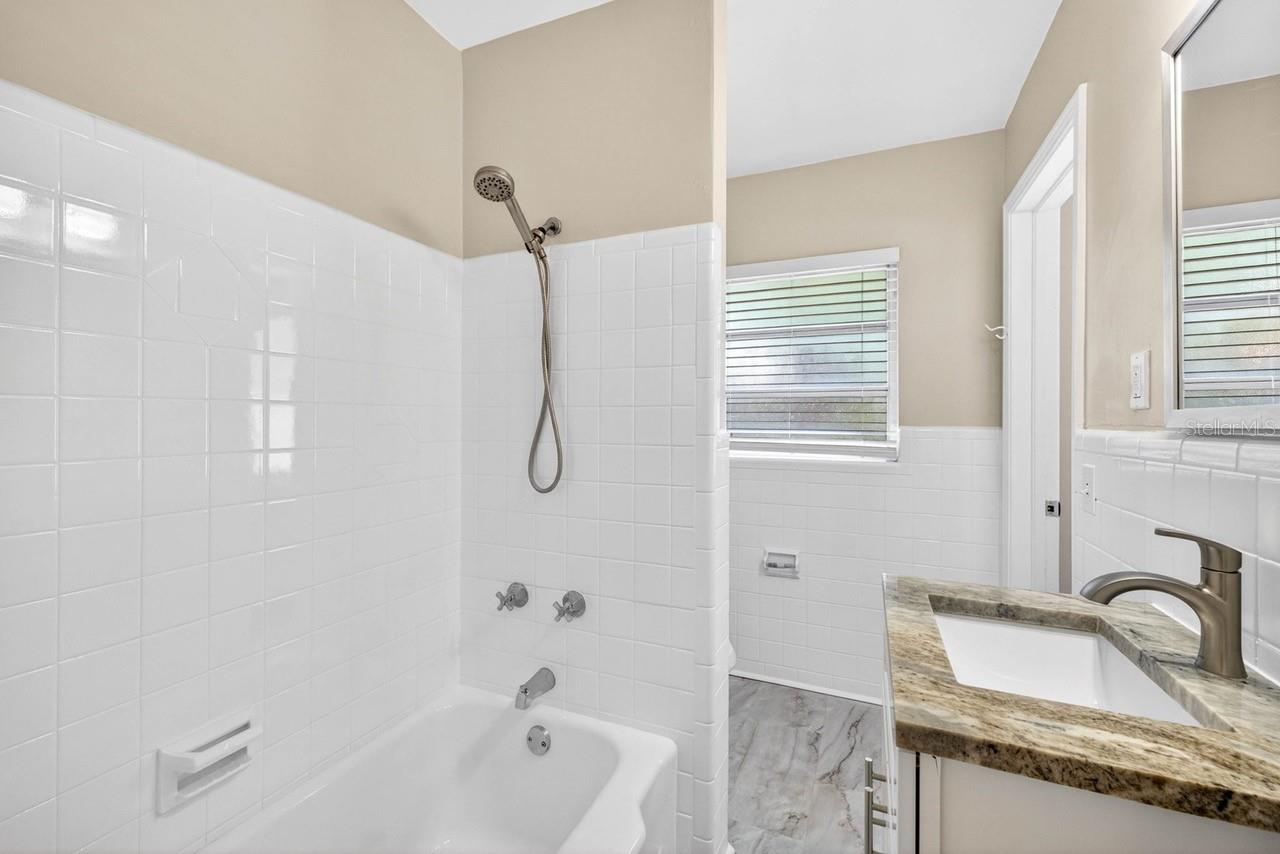 Image 14 of 30 For 1310 Woodlawn Avenue