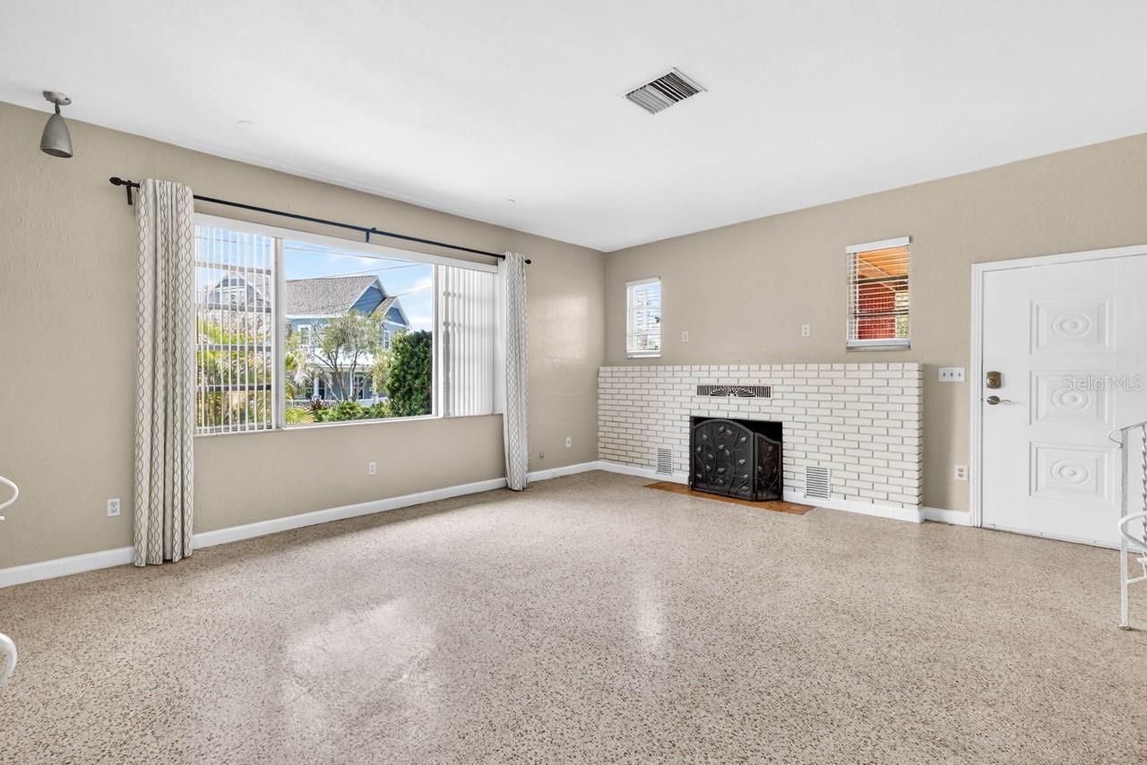 Image 18 of 30 For 1310 Woodlawn Avenue