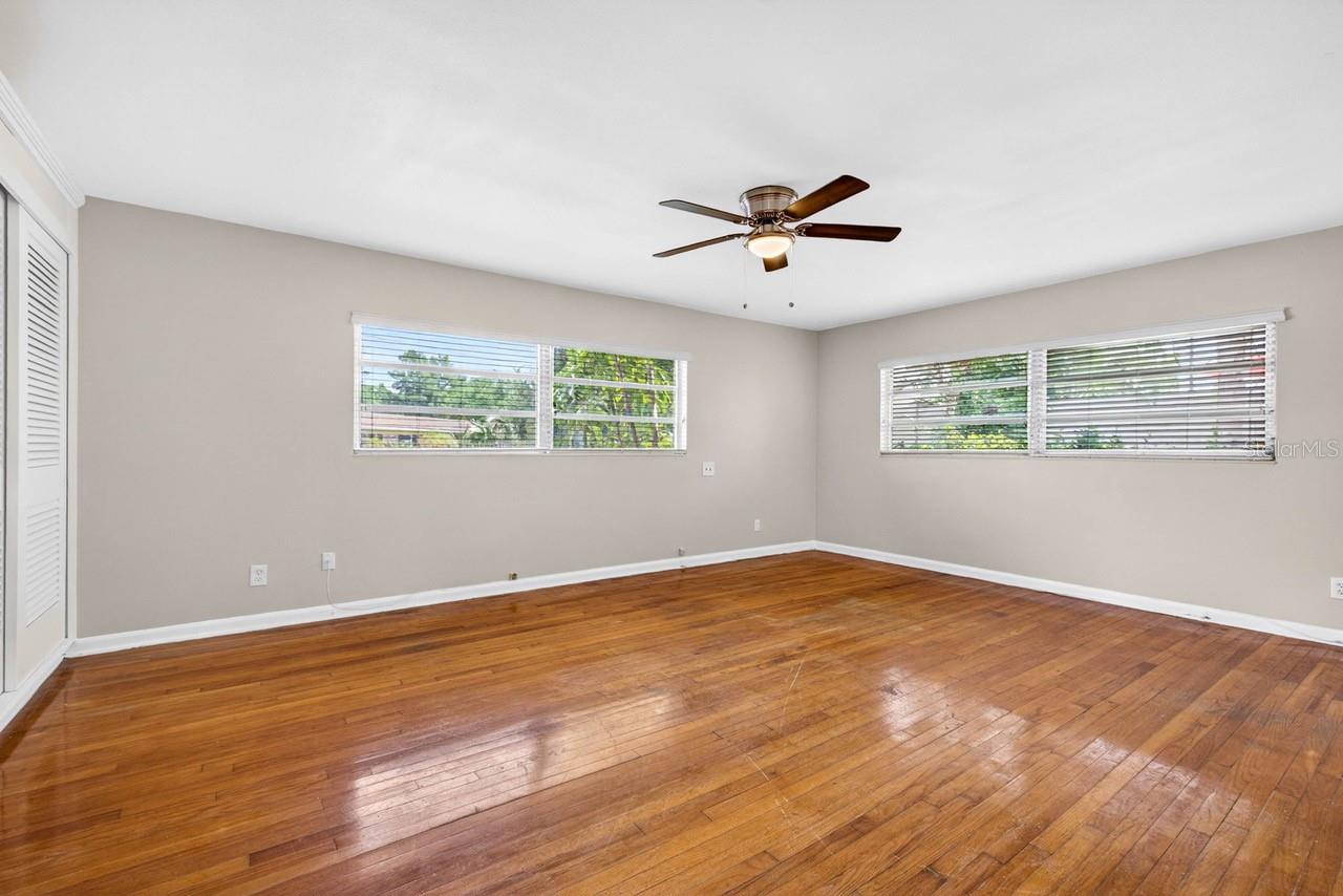 Image 9 of 30 For 1310 Woodlawn Avenue
