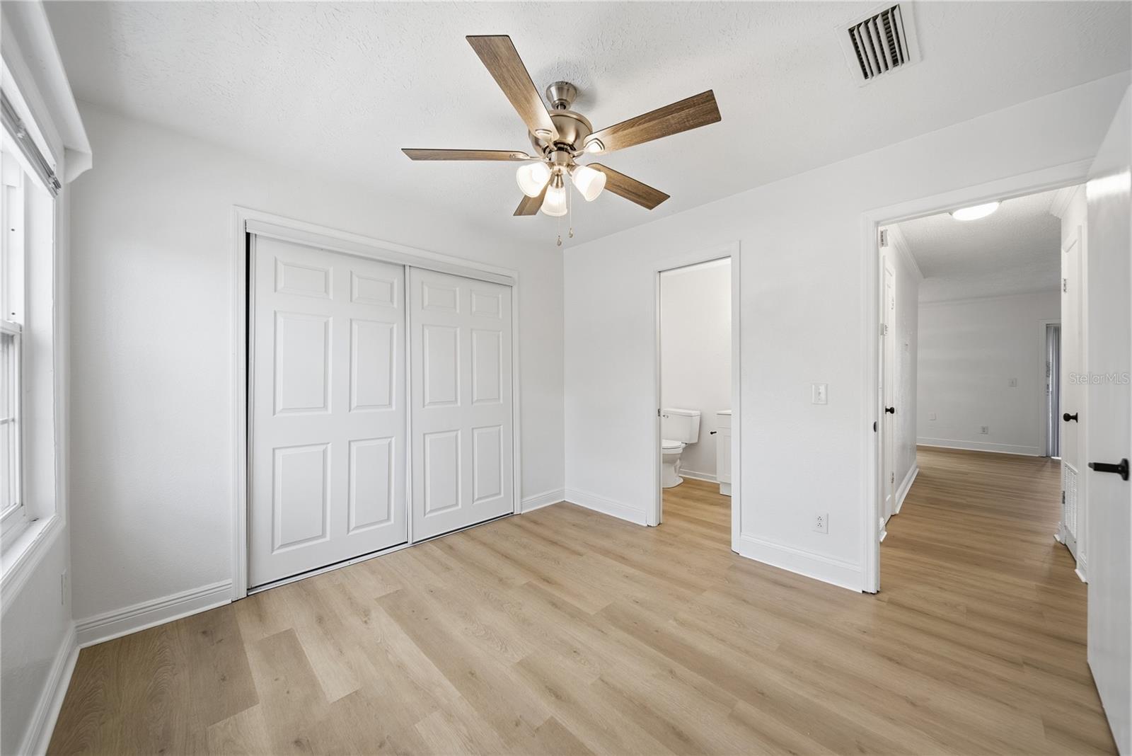 Listing photo id 13 for 13690 Orange Sunset Drive 202