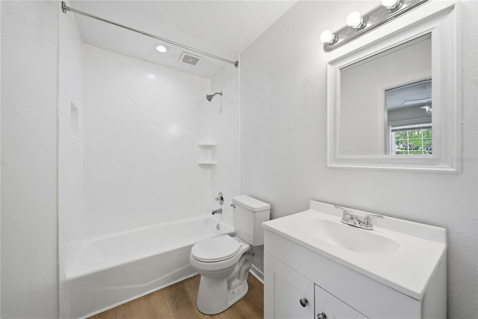 Listing photo id 14 for 13690 Orange Sunset Drive 202
