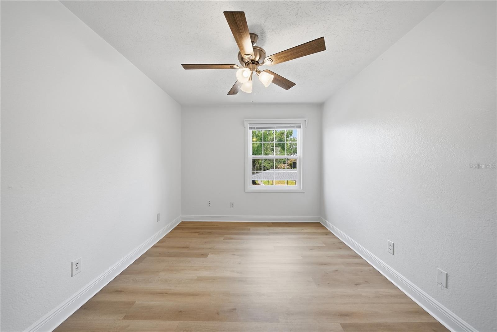 Listing photo id 4 for 13690 Orange Sunset Drive 202