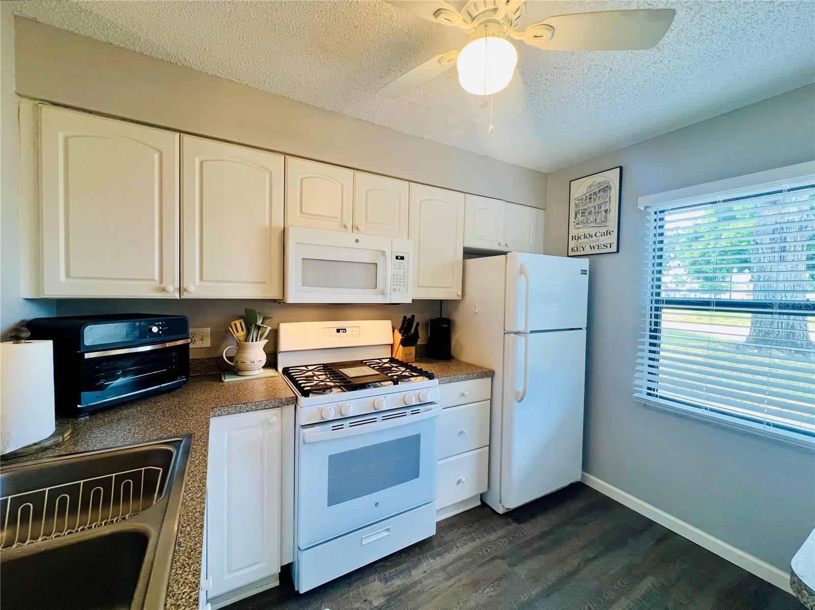 Image 3 of 21 For 2955 Flint Drive S